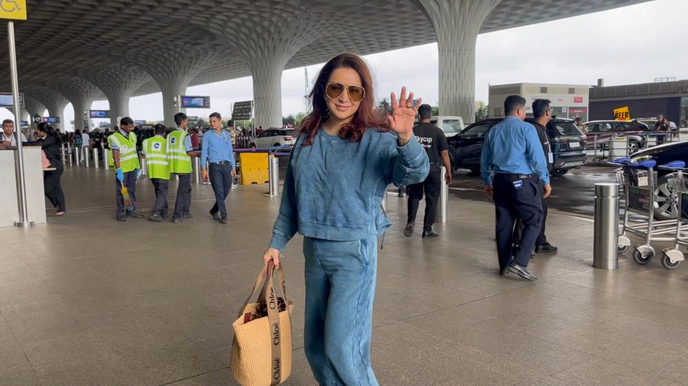 tisca-chopra-looked-elegant-and-stylish-catching-everyone-s-attention-with-her-travel-ensemble